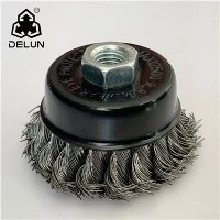 Comment nettoyer une brosse métallique avec un nettoyeur haute pression ?