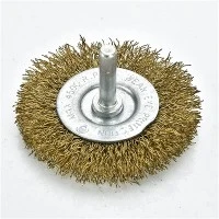 Quelle est la résistance aux chocs d'une brosse métallique pour roue ?